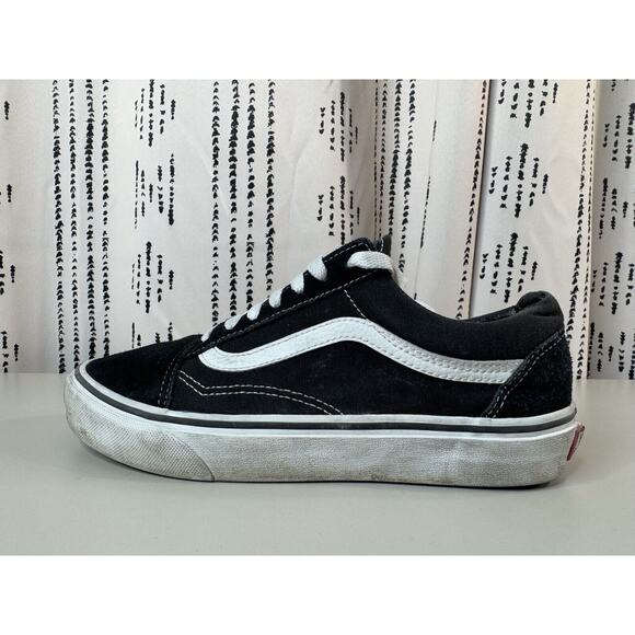Vans Shoes - Vans Old Skool Lace Ups Shoes 6 M 7.5 W Black Suede Thrashed Rock WornIn Classic